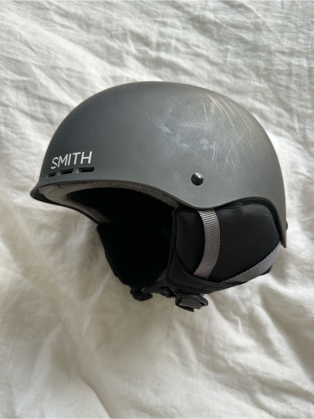SMITH Gray Snow Helmet with Ear Pads